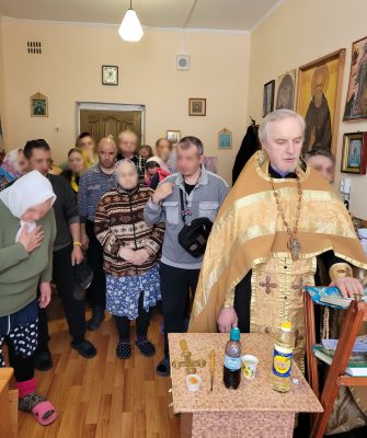 В Мокшанском доме социального обслуживания совершено Таинство Соборования