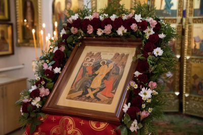 В день Радоницы митрополит Серафим совершил панихиду в Сергиевском храме на Новозападном кладбище Пензы