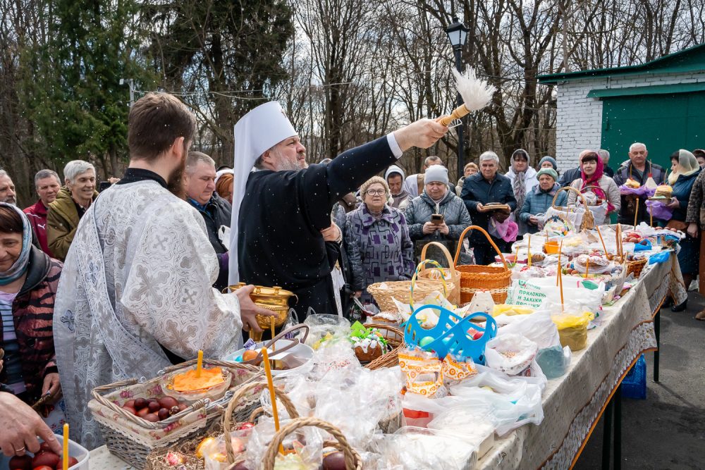 Накануне Пасхи митрополит Серафим посетил храмы Пензы и Заречного