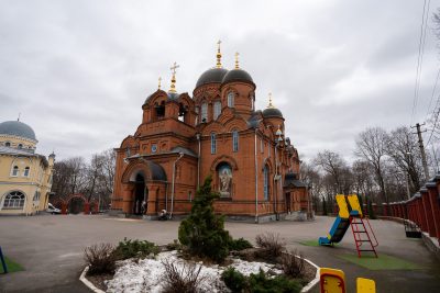 В праздник Благовещения митрополит Серафим совершил литургию в Успенском соборе