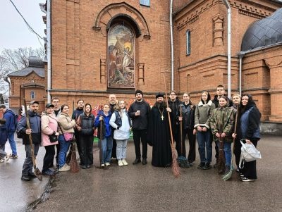 Активисты движения «За спасиБо» провели субботник на Мироносицком кладбище
