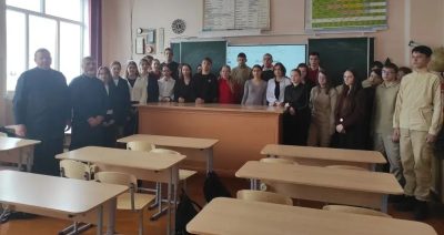 Иерей Роман Жирнов поговорил со школьниками о религиозном экстремизме