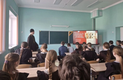 Священник Димитрий Викулин рассказал школьникам с. Чемодановки о Пасхе