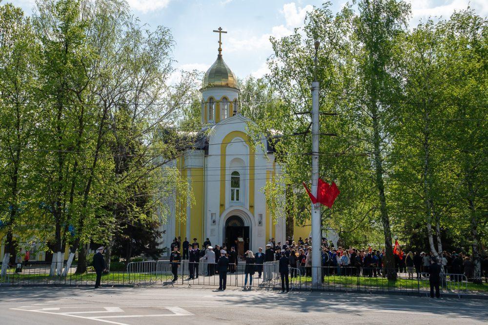 В День Победы митрополит Серафим совершил благодарственный молебен за дарование Победы в Великой Отечественной войне