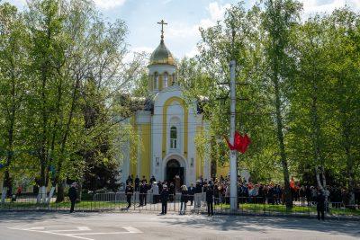 В День Победы митрополит Серафим совершил благодарственный молебен за дарование Победы в Великой Отечественной войне