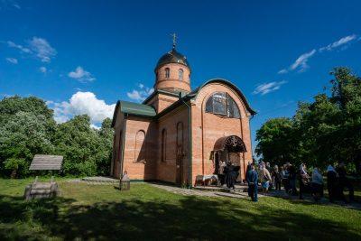 В канун 25-летия со дня обретения мощей Иоанна Оленевского митрополит Серафим совершил малую вечерню с акафистом святому