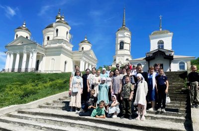 Прихожане храмов Бессоновского благочиния совершили паломническую поездку