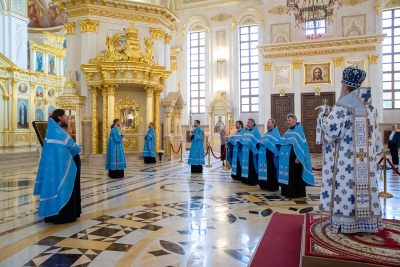 Митрополит Серафим совершил вечерню с акафистом Казанской-Пензенской иконе Божией Матери