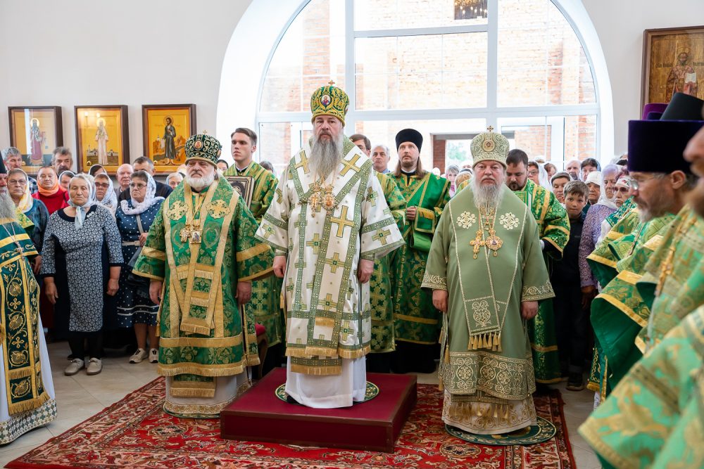 В 140-ю годовщину преставления блаженного Иоанна Кочетовского иерархи Пензенской митрополии совершили литургию у мощей святого