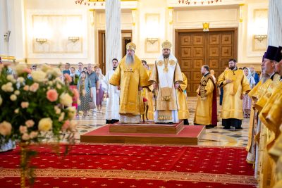 В день празднования Собора пензенских святых митрополит Серафим и епископ Сергий совершили литургию в Спасском кафедральном соборе