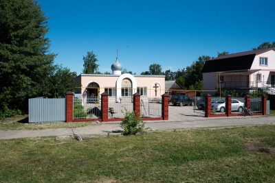 В престольный праздник митрополит Серафим совершил литургию в храме во имя Владимирской иконы Божией Матери в Старой Каменке