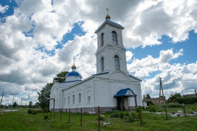 В Неделю 4-ю по Пятидесятнице митрополит Серафим совершил литургию в Казанской церкви села Подгорное