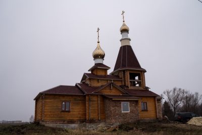В Неделю всех святых, в земле Российской просиявших, митрополит Серафим совершил литургию в Христорождественском храме села Кижеватово