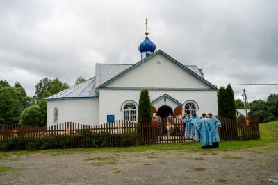 В день престольного торжества митрополит Серафим совершил литургию в храме Боголюбской иконы Божией Матери р.п. Золотаревки