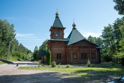 В день престольного праздника митрополит Серафим совершил литургию в Тихвинском мужском скиту на Семи Ключах
