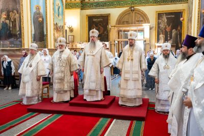 В 26-ю годовщину со дня кончины архиепископа Серафима (Тихонова) митрополит Серафим возглавил литургию в Успенском соборе Пензы