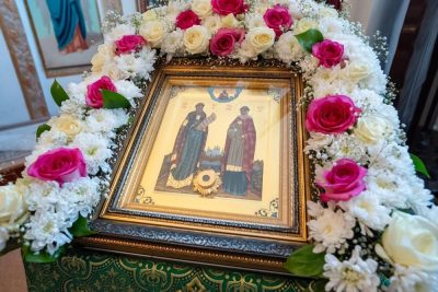 В престольный праздник митрополит Серафим совершил литургию в храме во имя святых Петра и Февронии Муромских