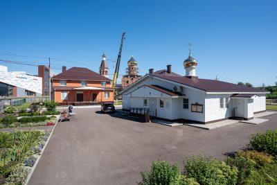 В престольный праздник митрополит Серафим совершил литургию в храме преподобной Евфросинии Московской