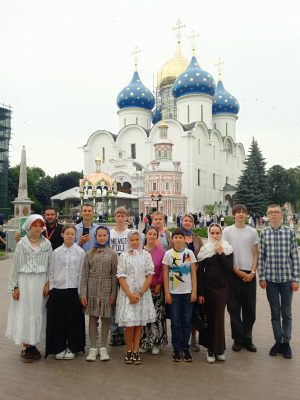 Воскресная школа Спасского собора посетила Свято‑Троицкую Сергиеву Лавру и главный храм Вооруженных Сил РФ