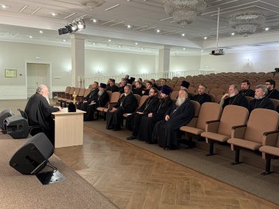 Митрополит Серафим возглавил собрание благочинных и настоятелей храмов города Пензы