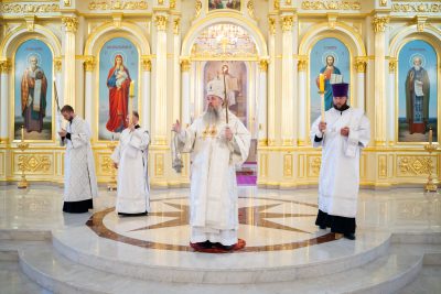В канун Недели 12-й по Пятидесятнице митрополит Серафим совершил всенощное бдение в Спасском кафедральном соборе