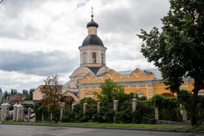 В престольный праздник митрополит Серафим совершил литургию в Покровском архиерейском соборе Пензы
