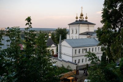 В праздник Преображения Господня митрополит Серафим совершил литургию в Спасо-Преображенском мужском монастыре