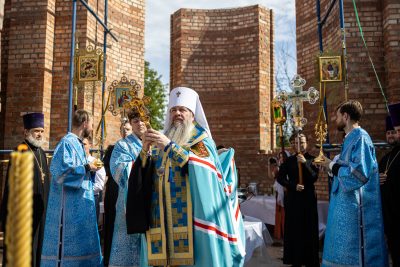 Митрополит Серафим совершил закладку храма Иннокентия Иркутского при семинарии