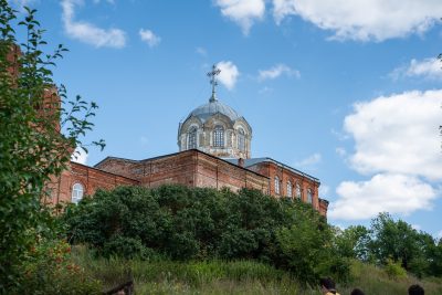 В престольный праздник митрополит Серафим совершил литургию в Никольской церкви села Федоровка