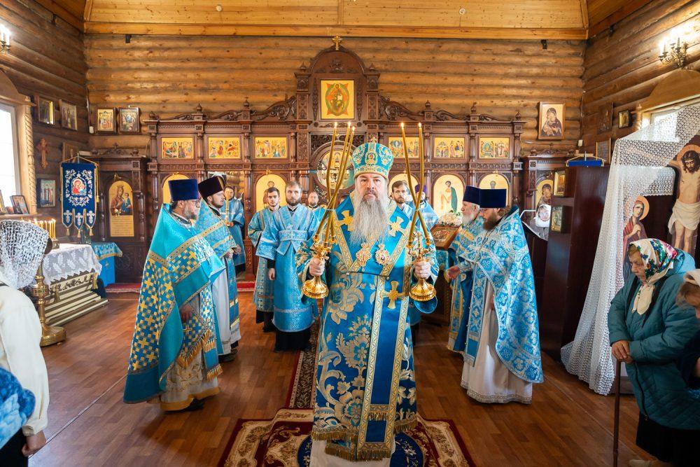 В день памяти праведных Богоотец Иоакима и Анны митрополит Серафим совершил литургию во Владимирском храме Пензы