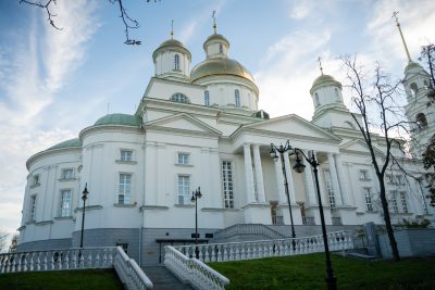 В канун Недели 15-й по Пятидесятнице митрополит Серафим совершил всенощное бдение в Спасском кафедральном соборе