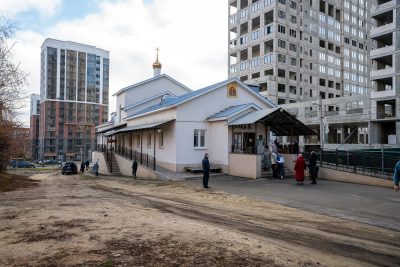 Митрополит Серафим совершил литургию в храме святых мучениц Веры, Надежды, Любови и матери их Софии в Пензе