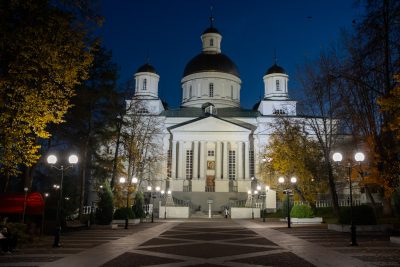 В канун дня памяти священномученика Иоанна Рижского митрополит Серафим совершил всенощное бдение в Спасском кафедральном соборе