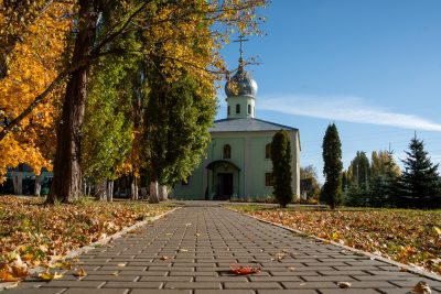 В Неделю 19-ю по Пятидесятнице митрополит Серафим совершил литургию в храме в честь преподобного Пимена Угрешского в Пензе